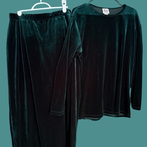 NEW VTG NU Dimension Green Velvet 2-Piece Set Maxi Skirt Long Sleeve Blouse Med - Picture 1 of 11